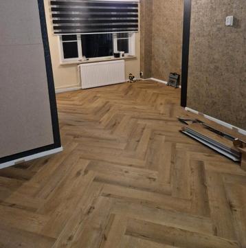Nieuwe +/- 11 m2 PVC / SPC visgraat click vloer eiken beschikbaar voor biedingen