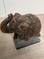 Houten olifant op standaard, India, Ophalen