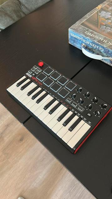 Perfecte staat - Akai MPK mini controller beschikbaar voor biedingen