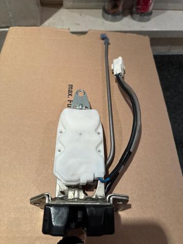 Slotvanger Daihatsu Sirion 2 (M3)  beschikbaar voor biedingen