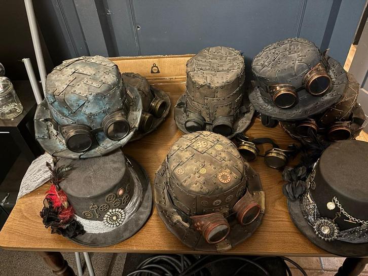 Set handgemaakte Steampunk-hoeden, Hobby en Vrije tijd, Kostuums, Theaterbenodigdheden en LARP, Zo goed als nieuw, Accessoires