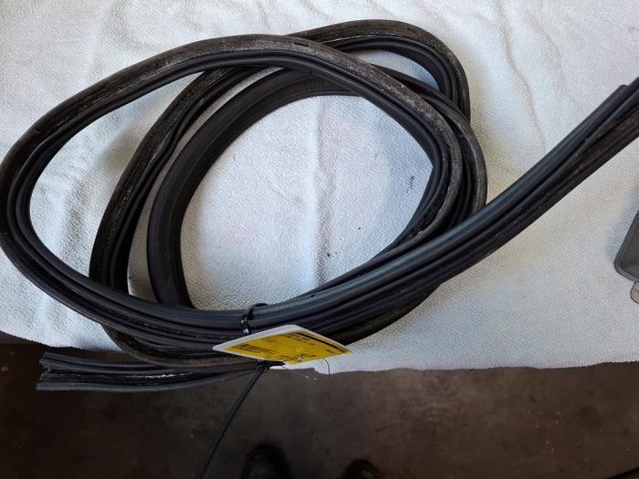 Kofferdeksel Rubber van een Alfa Romeo Spider, Auto-onderdelen, Carrosserie en Plaatwerk, Alfa Romeo, Gebruikt, 3 maanden garantie