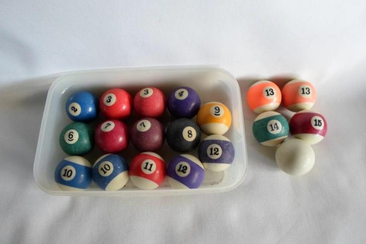 Oude Biljart Ballen Oude biljartballen, Sport en Fitness, Biljarten en Poolen, Gebruikt, Keu of Ballen, Ophalen of Verzenden