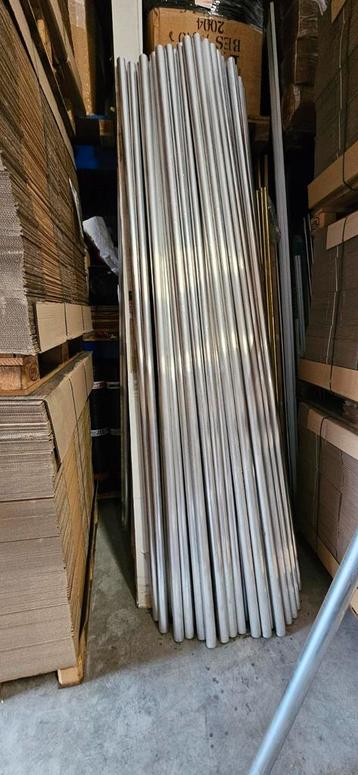 Tuinpalen van aluminium 80 stuks 5 cm doorsnee 3 meter