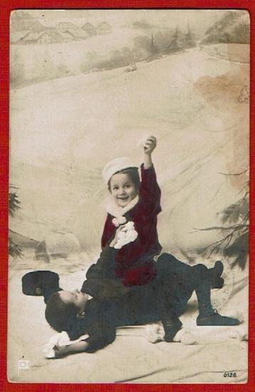 Kinderen - Spelende kinderen in de sneeuw - 1911 ( St.A.Par) beschikbaar voor biedingen