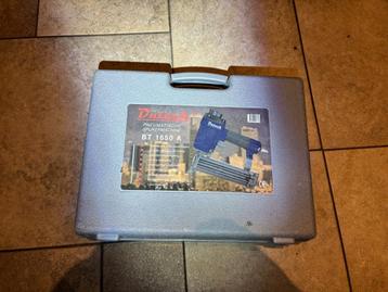 Pneumatische nietmachine / Tacker beschikbaar voor biedingen