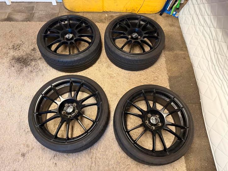 OZ Ultraleggera HLT 18 inch 5x100 - Polo, A1, Ibiza, Auto-onderdelen, Banden en Velgen, Banden en Velgen, Zomerbanden, 18 inch