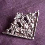 Broche van Boekbeslag Bijbelbeslag Hoekornament, Verzenden, Zo goed als nieuw, Zilver, Overige materialen