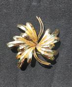 Vintage Goudkleurige Bloemen Broche, Sieraden, Tassen en Uiterlijk, Broches, Overige materialen, 4 tot 7 cm, Gebruikt, Ophalen of Verzenden