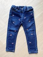 Spijkerbroek donker blauw maat 86 | babykleding meisje, Ophalen of Verzenden, Zo goed als nieuw, Meisje, Broekje