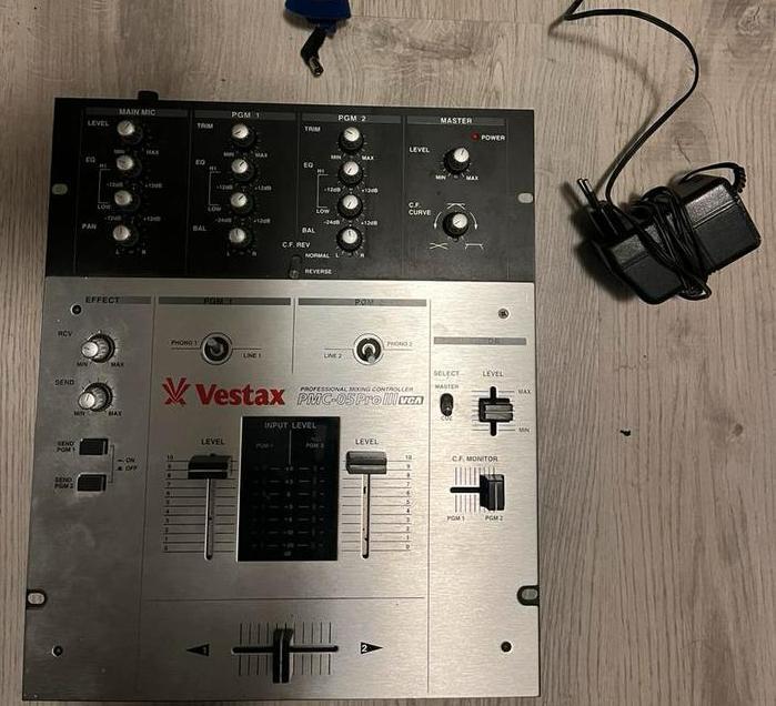Vestax PMC-05 Pro 3 VCA DJ Mixer., Prima Staat met doos.ZGAN, Muziek en Instrumenten, Mengpanelen, Zo goed als nieuw, Minder dan 5 kanalen