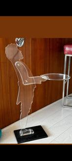 Mooie  plexiglas  lucite  bijzettafel man figuur, Ophalen of Verzenden, Rond, Minder dan 55 cm, 45 tot 60 cm