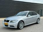 BMW E90 325i High Executive M Sport | Shadow | M pakket |, Auto's, BMW, 745 kg, Achterwielaandrijving, Zwart, 2497 cc