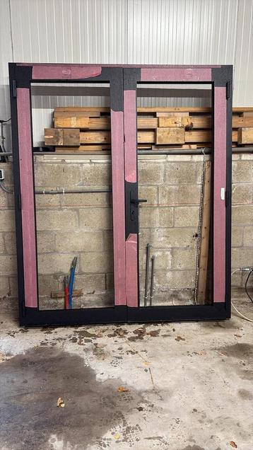 (86) Nieuwe zwarte aluminium tuindeuren incl kozijn beschikbaar voor biedingen