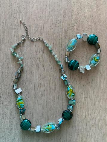Groene Glas kralen ketting met bijbehorende armband  beschikbaar voor biedingen