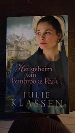 Julie Klassen - Het geheim van Pembrooke Park, Boeken, Ophalen of Verzenden, Zo goed als nieuw, Julie Klassen