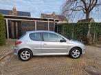 Peugeot 206 1.6 16V Gentry 3D 2003 Grijs, Auto's, Peugeot, Voorwielaandrijving, 15 km/l, Handgeschakeld, Zilver of Grijs