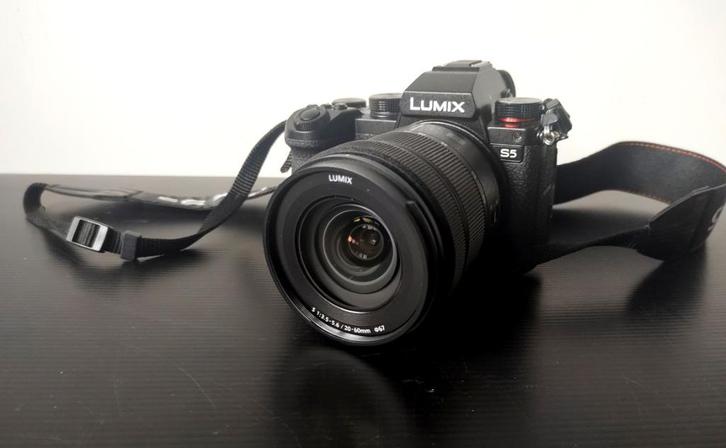 Panasonic Lumix 2023 DC-S5 met 20-60 en 70-300 lens, Audio, Tv en Foto, Fotocamera's Digitaal, Zo goed als nieuw, Overige Merken