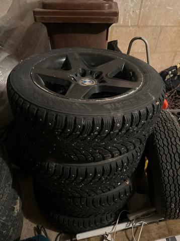 BMW Velgen met Spijkerbanden 205/55 R16 beschikbaar voor biedingen