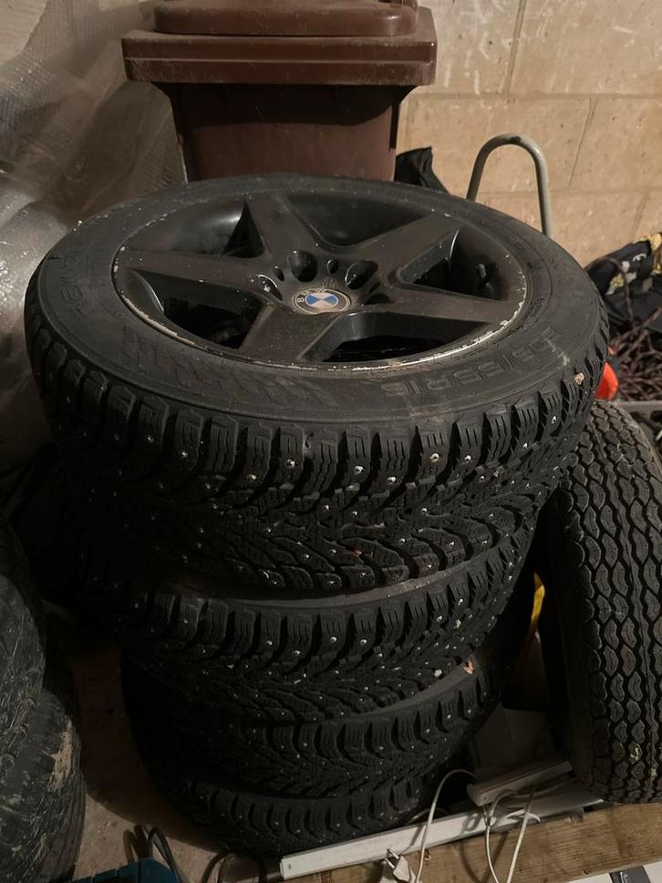 BMW Velgen met Spijkerbanden 205/55 R16, Auto-onderdelen, Banden en Velgen, Banden en Velgen, Winterbanden, 16 inch, 205 mm, Personenwagen