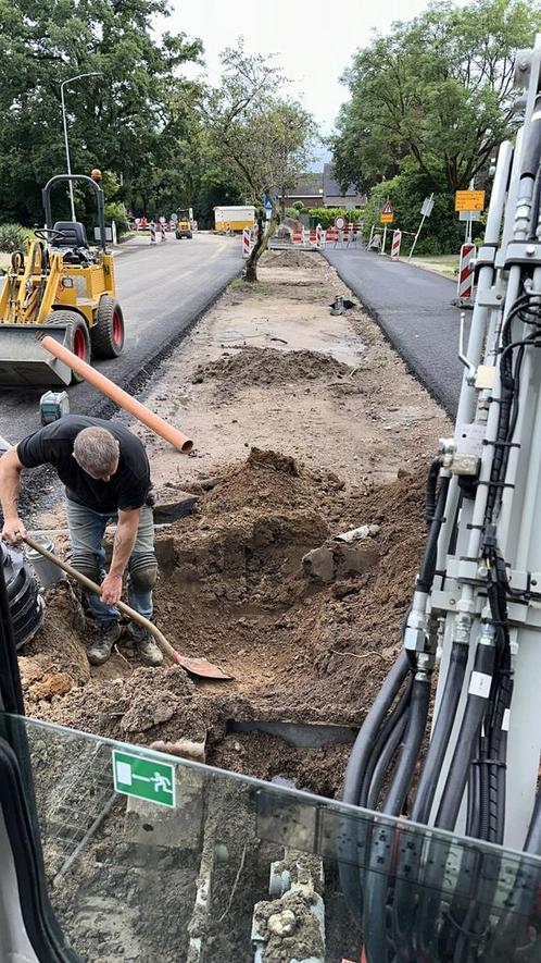 Koppel stratenmakers aangeboden met machine, Diensten en Vakmensen, Tuinmannen en Stratenmakers
