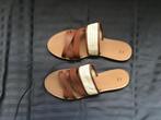 Slippers maat 42 (vallen als 41), Kleding | Dames, Schoenen, Slippers, Bruin, Ophalen of Verzenden, Zo goed als nieuw