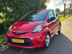 Toyota Aygo 1.0 VVT-i Now lage km / airco, Auto's, Voorwielaandrijving, Euro 5, Stof, Gebruikt