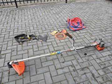 Husqvarna bosmaaier compleet met toebehoren beschikbaar voor biedingen