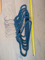 6 velours kledinghangers blauw, Ophalen, Zo goed als nieuw