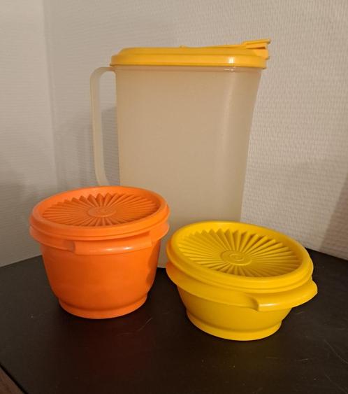 Tupperware vintage schenkkan en opbergbakjes (geel/oranje), Huis en Inrichting, Keuken | Tupperware, Gebruikt, Geel, Oranje, Ophalen of Verzenden