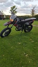 Derbi senda xtreme 50cc 2takt, Ophalen, 6 versnellingen, Maximaal 45 km/u, Zo goed als nieuw
