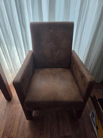 Te koop 4 bruin Leren Eetkamerstoelen beschikbaar voor biedingen
