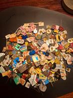 Grote partij speldjes jaren '60 '70, Verzamelen, Speldjes, Pins en Buttons, Ophalen of Verzenden, Gebruikt, Overige onderwerpen