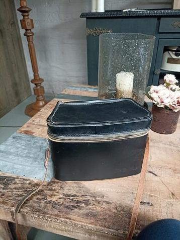 Vintage 8mm Camera met Tas beschikbaar voor biedingen