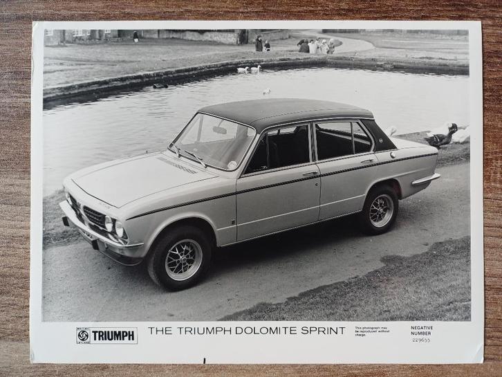 Triumph Dolomite Sprint groot formaat persfoto, Boeken, Auto's | Folders en Tijdschriften, Zo goed als nieuw, Overige merken, Verzenden