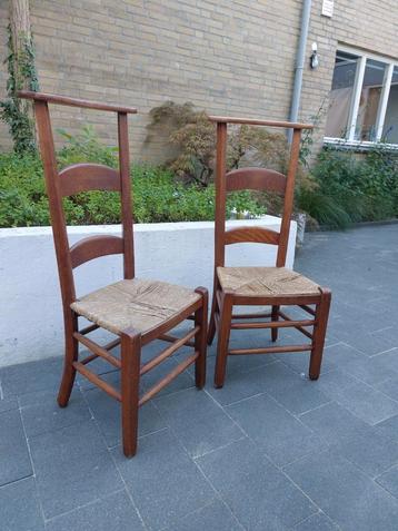 Gratis oude kerkstoeltje/ bidstoelen beschikbaar voor biedingen