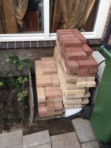 Metselstenen, rood en lichtgeel, Waalformaat, nieuw beschikbaar voor biedingen