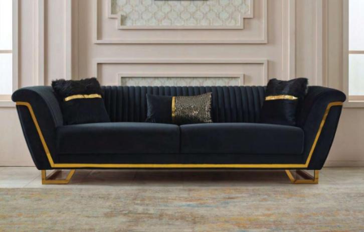 VEILING Chesterfield x Deseo - Lugano 3-zits bank, Huis en Inrichting, Banken | Bankstellen, Nieuw, Rechte bank, Driepersoons