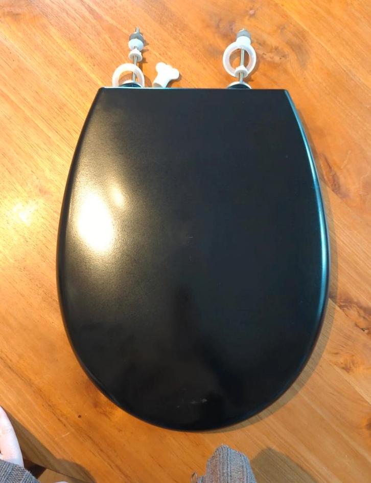 Tiger Anadora Black WC-bril - Zo goed als nieuw, Doe-het-zelf en Verbouw, Sanitair, Zo goed als nieuw, Toilet, Ophalen of Verzenden