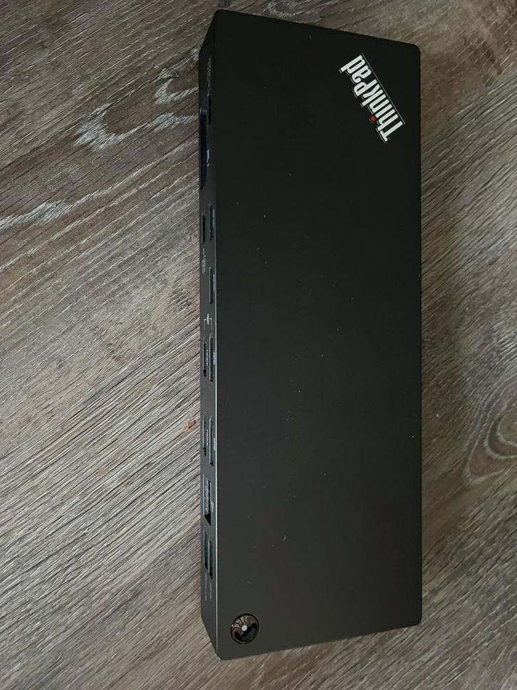 Lenovo Thunderbolt 3 gen 2 dock type 40AN, Computers en Software, Dockingstations, Zo goed als nieuw, Docking station, Harde schijf