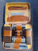 Vintage Lederen Heren Reisset met 3 Bakelite onderdelen, Antiek en Kunst, Ophalen of Verzenden