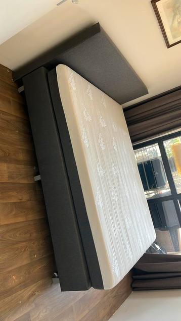 Zo Goed Als Nieuw 2 Persoons Bed Boxspring LEES ADVERTENTI beschikbaar voor biedingen