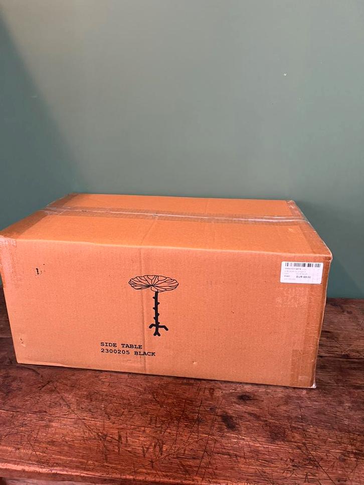 Metalen bijzettafel Nieuw, Huis en Inrichting, Tafels | Bijzettafels, Nieuw, Rond, Minder dan 55 cm, Metaal of Aluminium, Ophalen of Verzenden