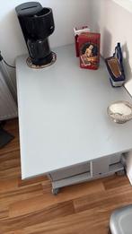 Gratis tafeltje met kastje eronder op wieltjes, Huis en Inrichting, Complete inboedels, Ophalen