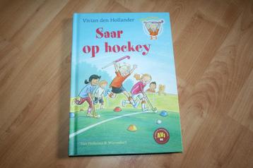 Vivian den Hollander - Saar op hockey - Ministicks - 3in1  beschikbaar voor biedingen