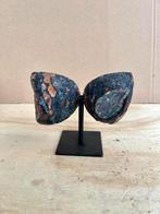 Agaat geode vlinder op voet, Verzamelen, Mineralen en Fossielen, Ophalen of Verzenden