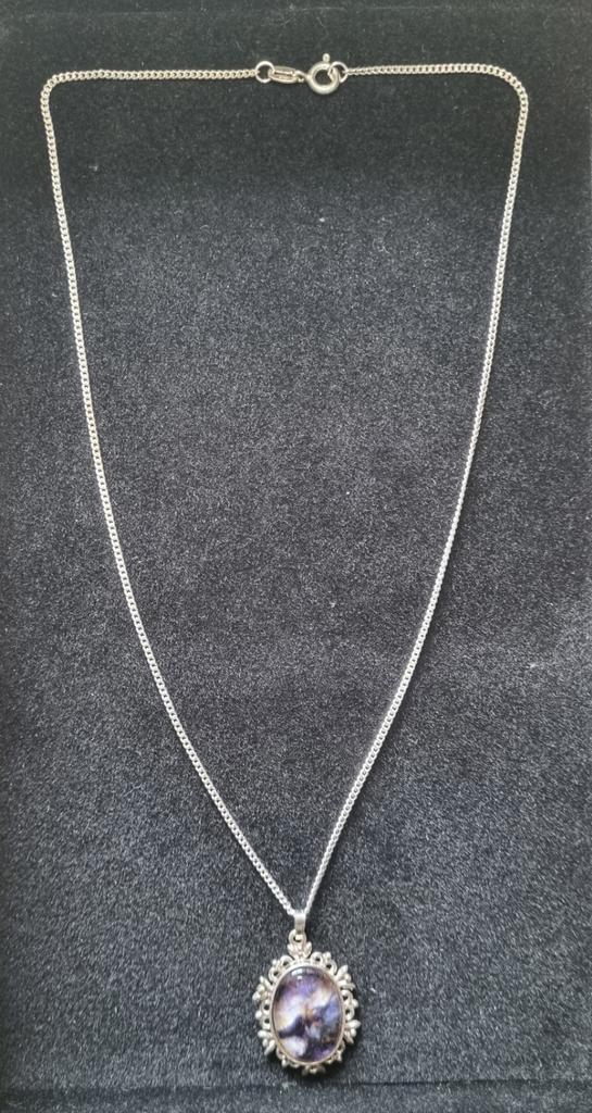 Zilveren ketting met paarse edelsteenhanger, Sieraden, Tassen en Uiterlijk, Kettingen, Zo goed als nieuw, Zilver, Paars, Ophalen of Verzenden