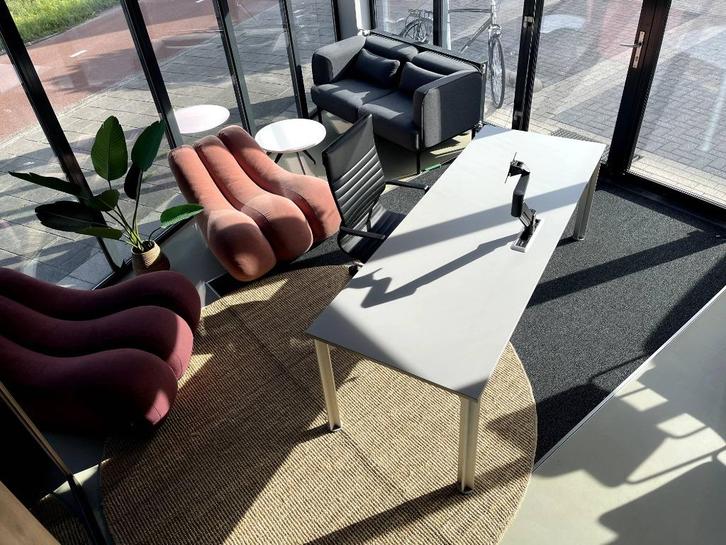 Design bureau- vergadertafel, Bulo H2O in hoogte verstelbaar, Huis en Inrichting, Bureaus, Gebruikt, Bureau, In hoogte verstelbaar