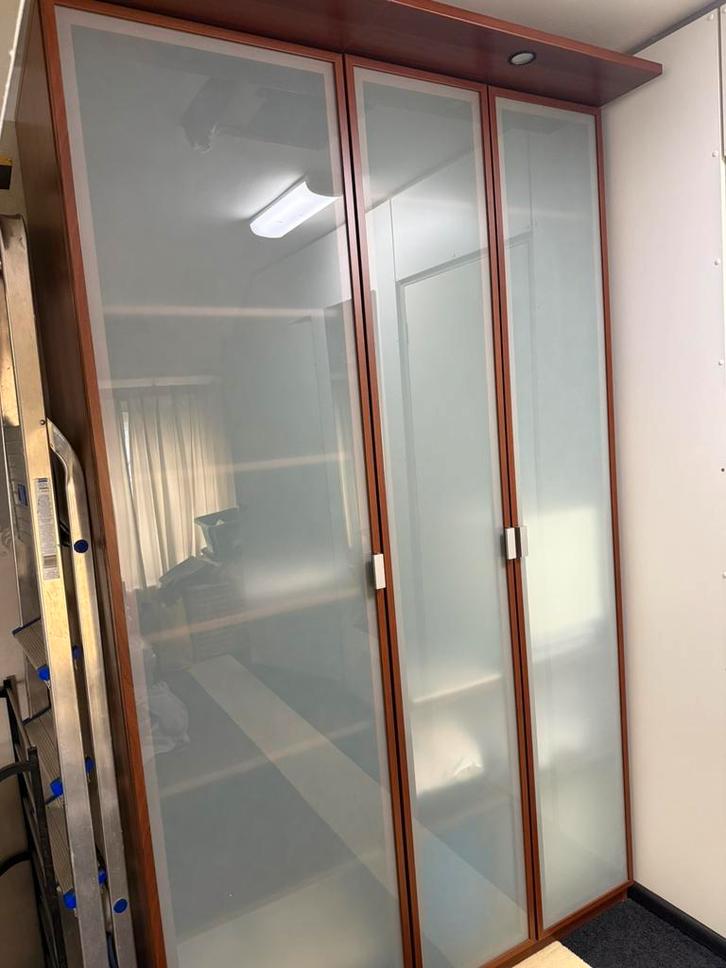 Mooie grote Ikea Pax kast met melkglas en verlichting, Huis en Inrichting, Kasten | Kledingkasten, Zo goed als nieuw, 200 cm of meer