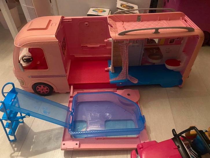 Barbie Mobilhome + Vakantieauto + Barbie, Kinderen en Baby's, Speelgoed | Poppen, Gebruikt, Barbie, Ophalen
